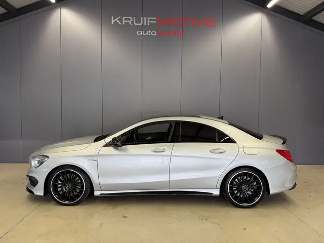 Mercedes-Benz CLA AMG 45 4MATIC Edition 1 2014 Benzine 2