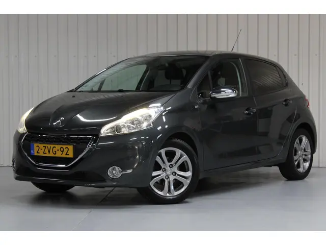 Peugeot 208 1.2 PureTech Style Pack Plus 2015 Benzine 2