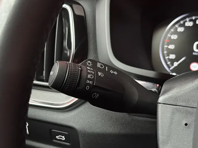 Volvo V60 2.0 B4 R-Design 2022 Hybride Benzine 33