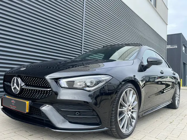 Mercedes-Benz CLA 250 4MATIC Premium Plus 2022 Benzine 4