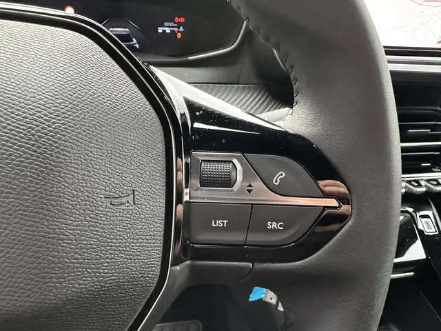 Peugeot 2008 1.2 Turbo 100 PK Allure 2025 Benzine 42