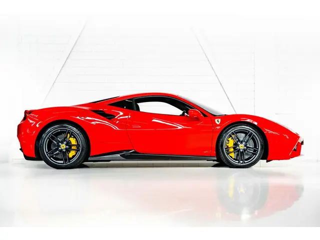 Ferrari 488 2