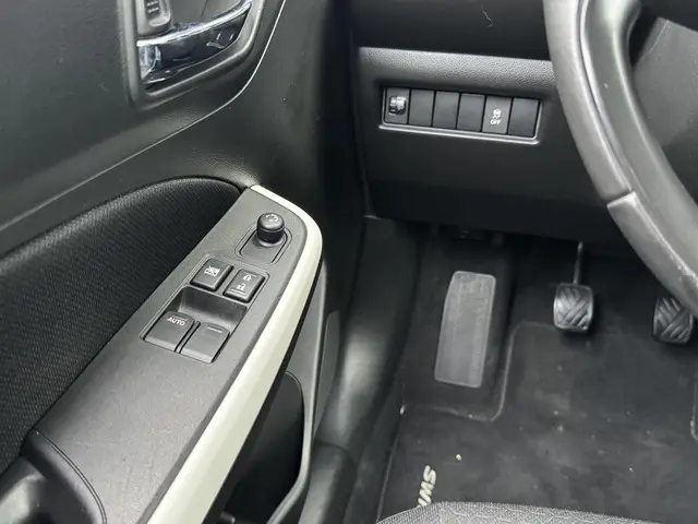 Suzuki Swift 1.2 SELECT 2019 Benzine 18