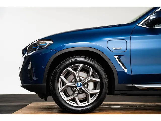 BMW X3 xDrive30e High Executive 2021 Hybride Benzine 6