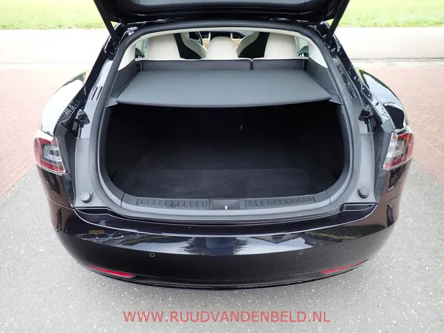 Tesla Model S 75D 2018 Elektrisch 35