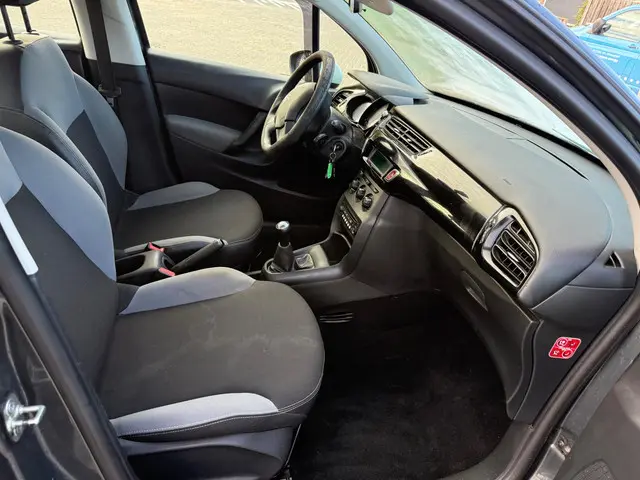 Citroën C3 1.0 VTi Attraction 2013 Benzine 12