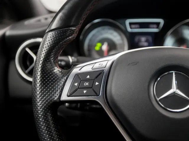 Mercedes-Benz CLA 180 AMG Edition 1 2014 Benzine 18