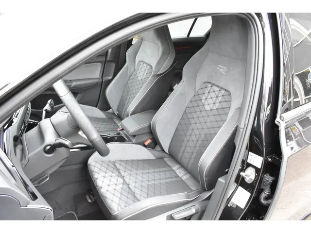 Volkswagen Golf 1.5 TSI R-Line 2023 Benzine 15