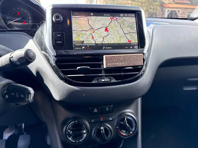 Peugeot 208 1.2 PureTech Allure 2017 Benzine 8