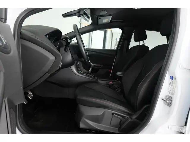 Ford Focus Wagon 1.5 ST-Line 2018 Benzine 4