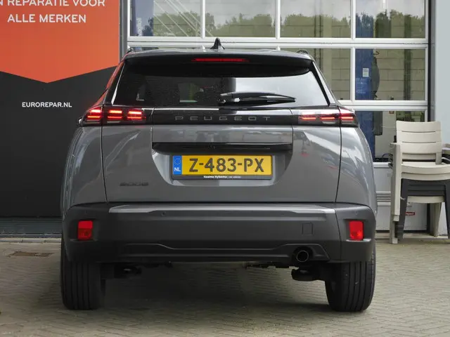 Peugeot 2008 1.2 PureTech 100 Allure 2024 Benzine 4