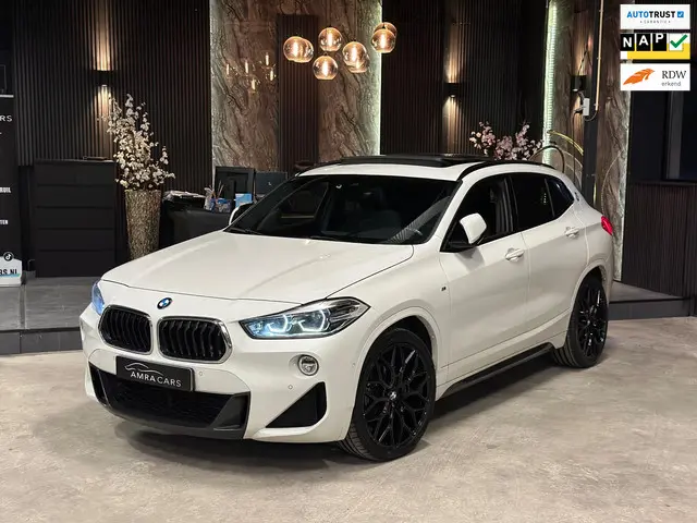 BMW X2 SDrive18i|M Pakket|PANO|BOMVOL! 2019 Benzine