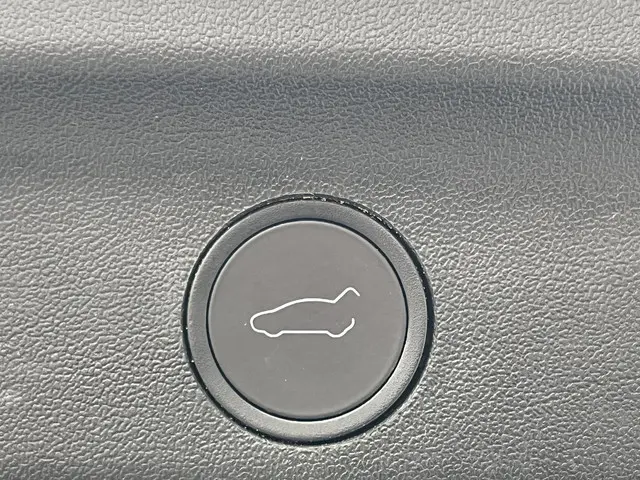 Tesla Model Y Performance AWD 75 kWh 2023 Elektrisch 25