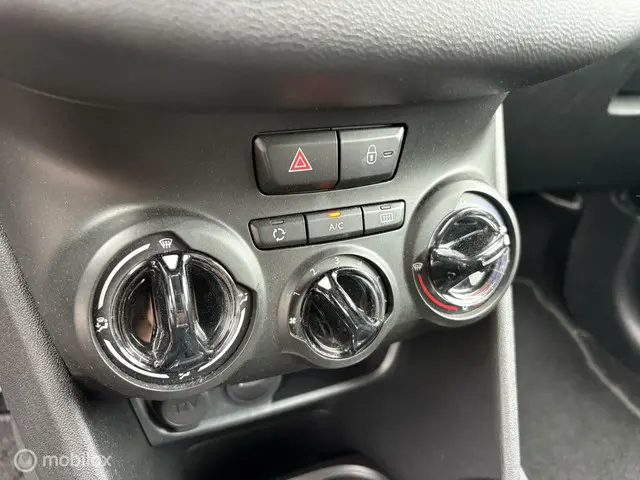 Peugeot 208 1.2 PureTech Signature 2019 Benzine 14