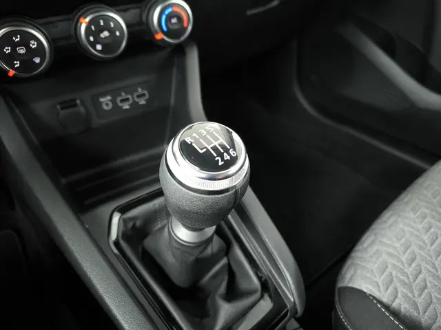 Renault Clio 1.0 TCe 90 Evolution 2023 Benzine 27