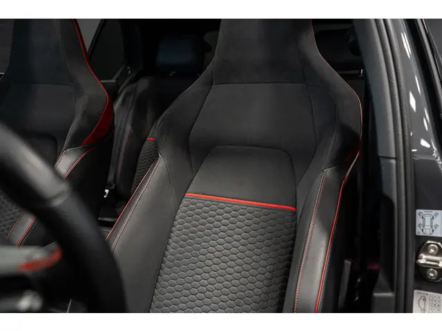 Volkswagen Golf 2.0 TSI GTI 2022 Benzine 8