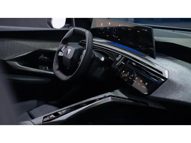 Peugeot 5008 1.2 PureTech Allure 2024 Benzine 47