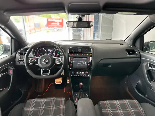 Volkswagen Polo 1.8 TSI GTI|DSG|PANO|192PK 2016 Benzine 10