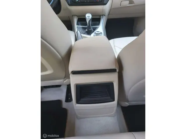 BMW 1 Serie 114i EDE Business Sport 2013 Benzine 33
