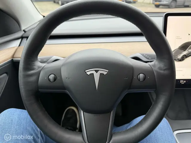 Tesla Model Y Long Range AWD 75 kWh 2021 Elektrisch 15
