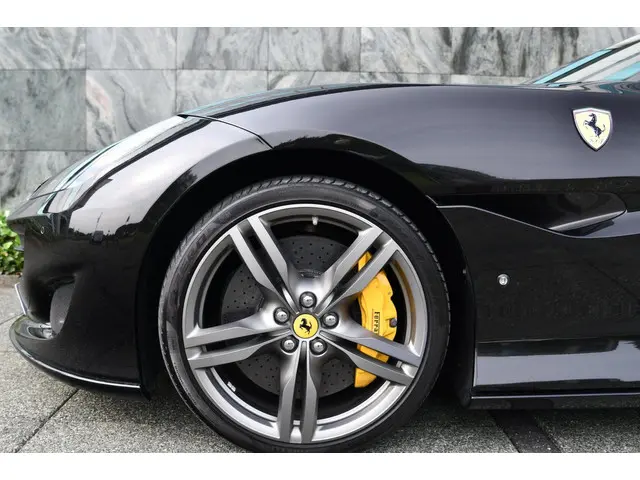 Ferrari Portofino V8 HELE 2019 Benzine 19
