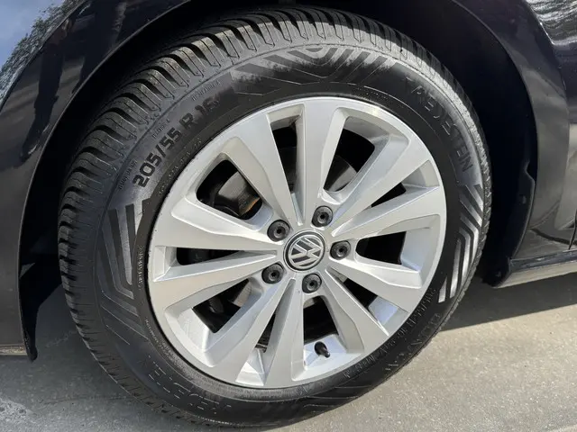 Volkswagen Golf 1.0 TSI 115pk H6 Comfortline 2017 Benzine 3
