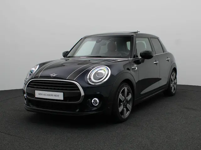 MINI 5-Deurs Cooper 60 Years Edition 2019 Benzine 27