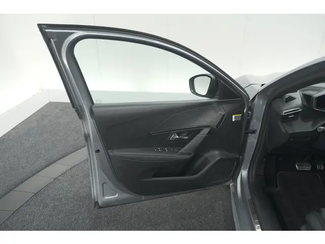 Peugeot 208 PureTech 131 EAT8 GT 2023 Benzine 68