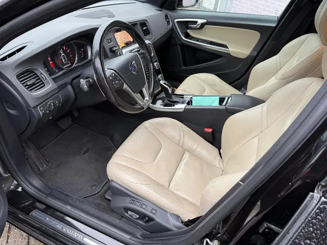 Volvo V60 2.0 T4 Polar+ Dynamic 2017 Benzine 2