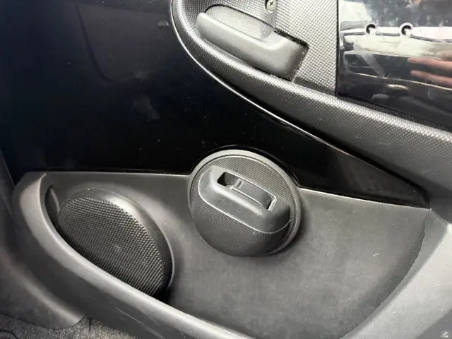Peugeot 107 1.0 Envy 2013 Benzine 16