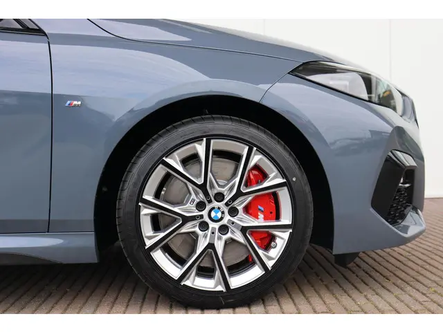 BMW 2 Serie Gran Coupé 220i 2023 Benzine 31