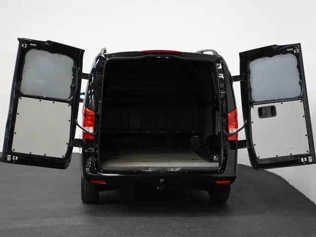 Mercedes-Benz Vito 114 CDI Lang 2024 Diesel 3