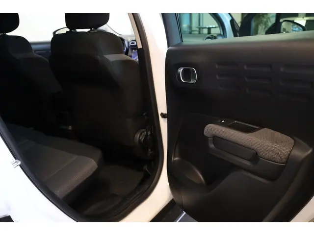 Citroën C3 Aircross PT 110 Shine 2020 Benzine 18