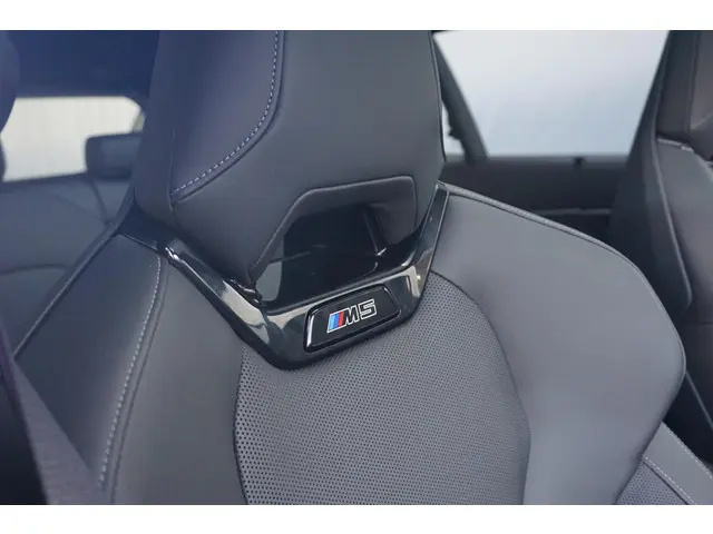 BMW M5 Touring 2025 Hybride Benzine 10