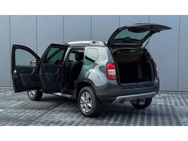 Dacia Duster 1.2 TCe 4x2 10th Anniversary 2015 Benzine 9