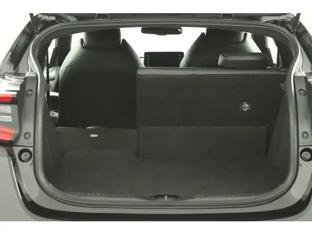 Toyota Yaris 1.6 GR Premium 2021 Benzine 23