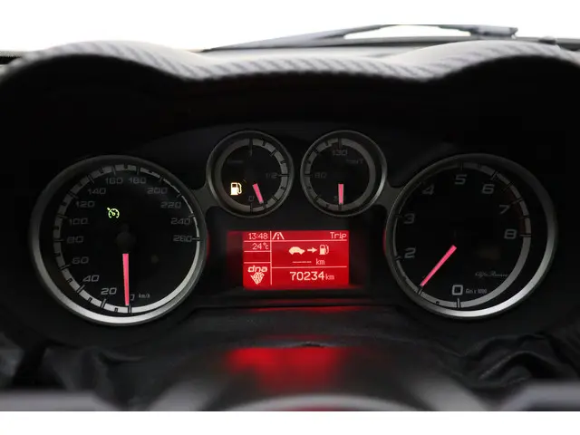 Alfa Romeo MiTo 0.9 TwinAir Esclusivo 2014 Benzine 27