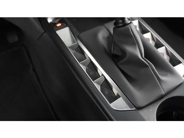 DS DS 3 Crossback PureTech 100 Montmartre 2022 Benzine 28