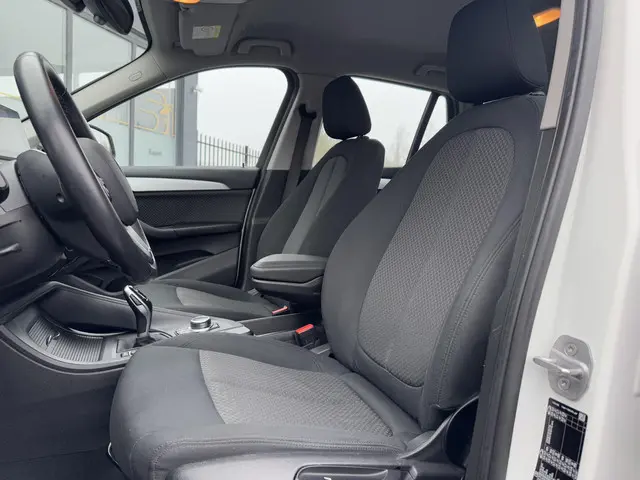 BMW X1 sDrive18i Executive Edition 2020 Benzine 6