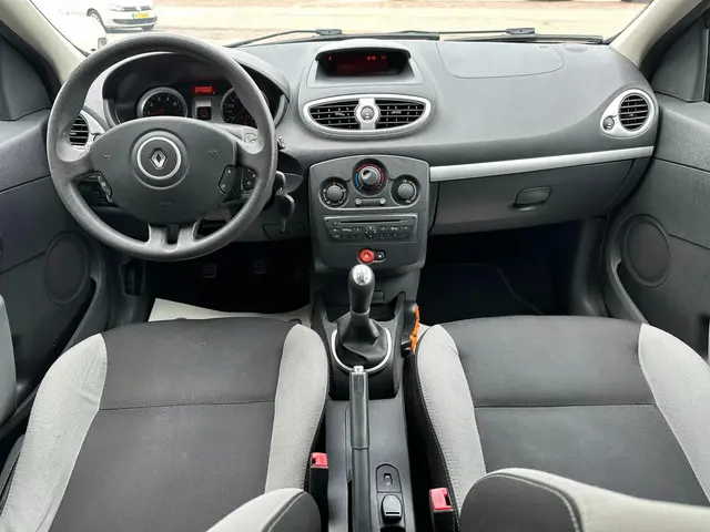 Renault Clio 1.2 Authentique 2012 Benzine 4