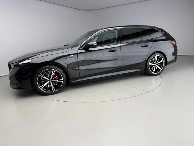 BMW 5 Serie Touring 530e 2024 Hybride Benzine 44