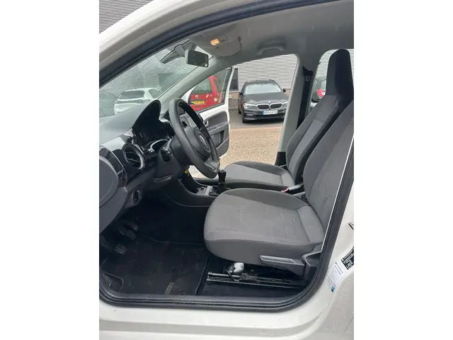 Volkswagen up! 1.0 move up! BlueMotion 2013 Benzine 32