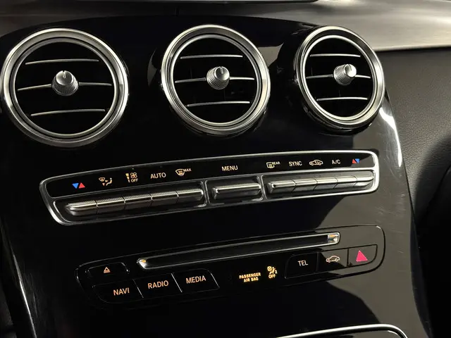 Mercedes-Benz GLC 250 4MATIC Prestige 2016 Benzine 18