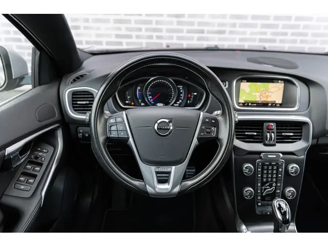 Volvo V40 1.5 T3 Polar+ Sport 2019 Benzine 24