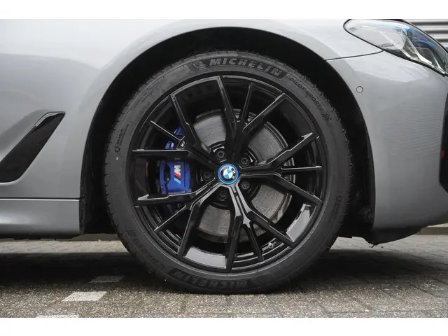 BMW 5 Serie Touring 530e xDrive 2023 Hybride Benzine 6