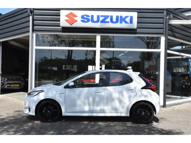 Toyota Yaris 1.5 Hybrid automaat 2022 Hybride Benzine 2
