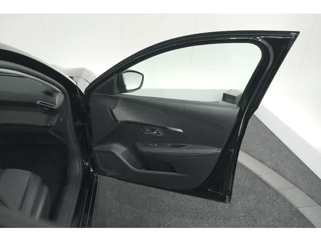 Peugeot 208 PureTech 100 Allure 2024 Benzine 61