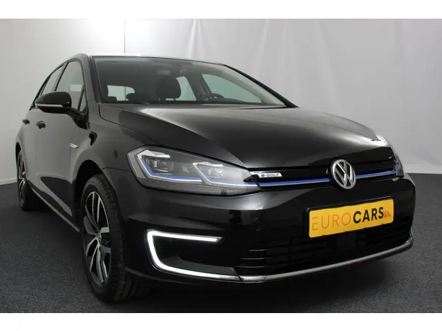 Volkswagen e-Golf 3