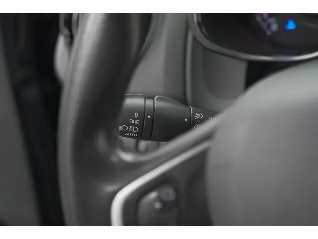Renault Clio TCe 90 Intens 2017 Benzine 32