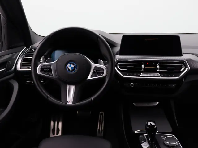BMW X3 xDrive30e 2023 Hybride Benzine 7